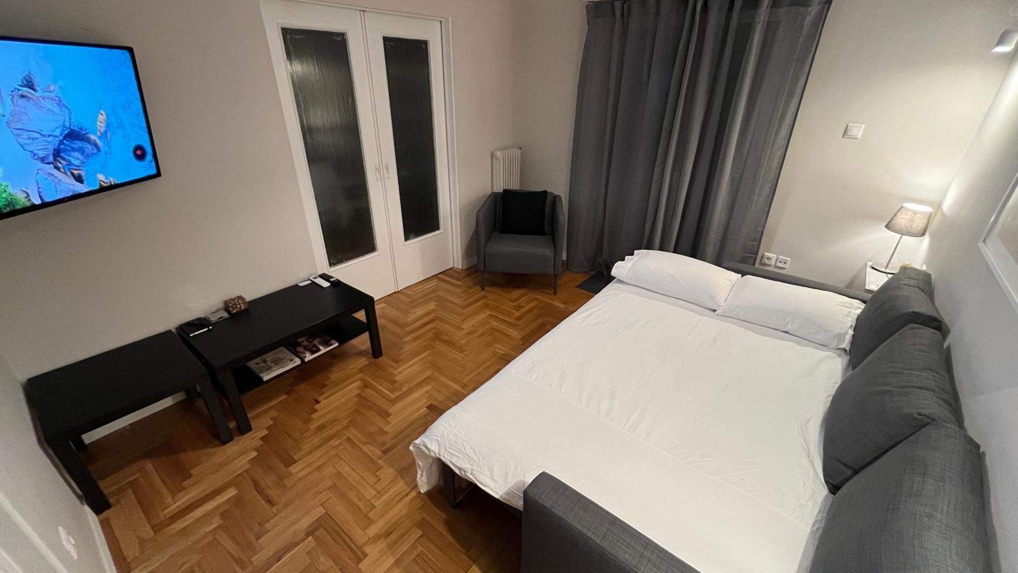 4 Newly Renovated Charming Apartments Steps From Panormou Metro Station Athén Szoba fotó