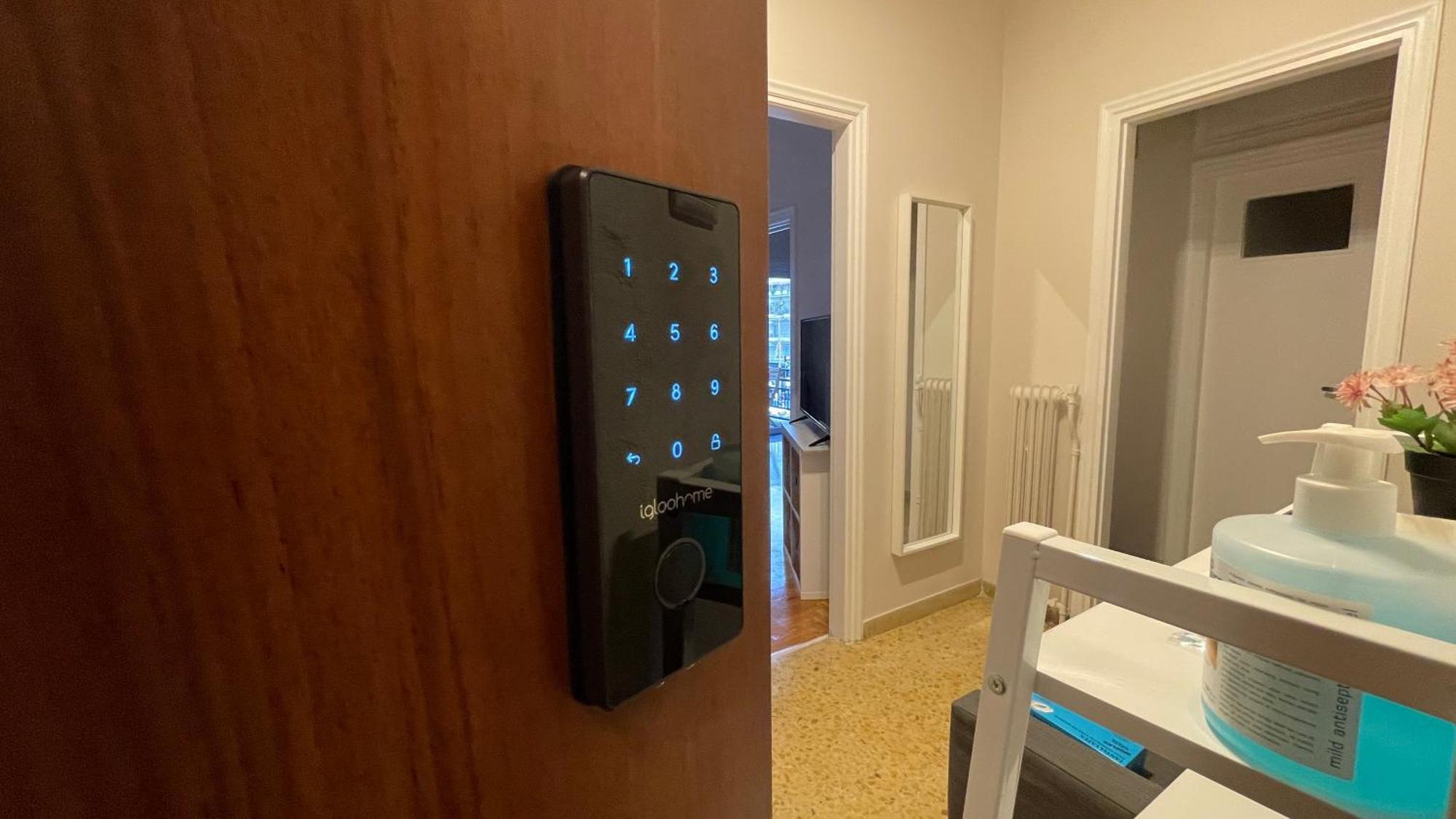 4 Newly Renovated Charming Apartments Steps From Panormou Metro Station Athén Szoba fotó